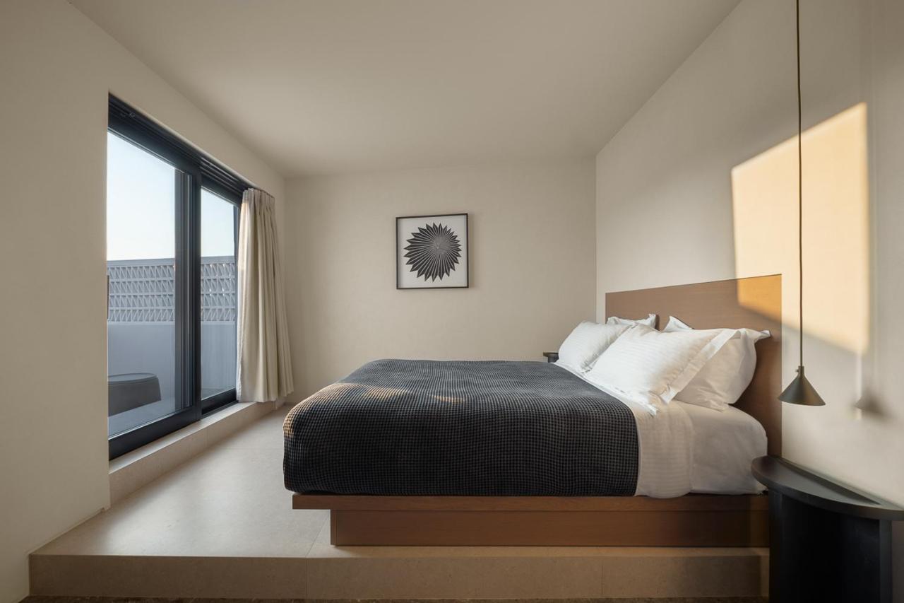 Cubic Mykonos Seafront Design Suites Ornos  Zewnętrze zdjęcie